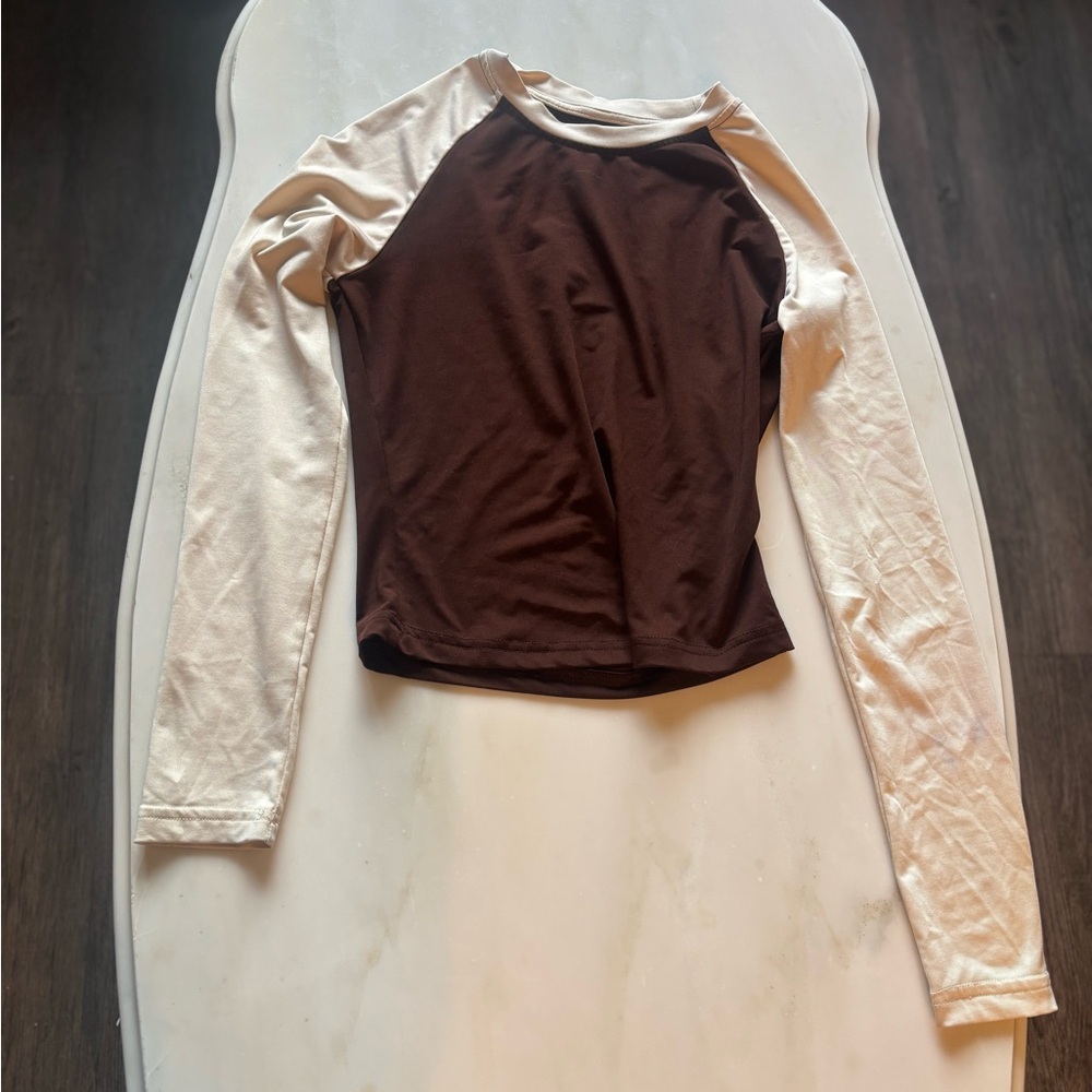 SHEIN Raglan Fitted Brown and Cream Tee